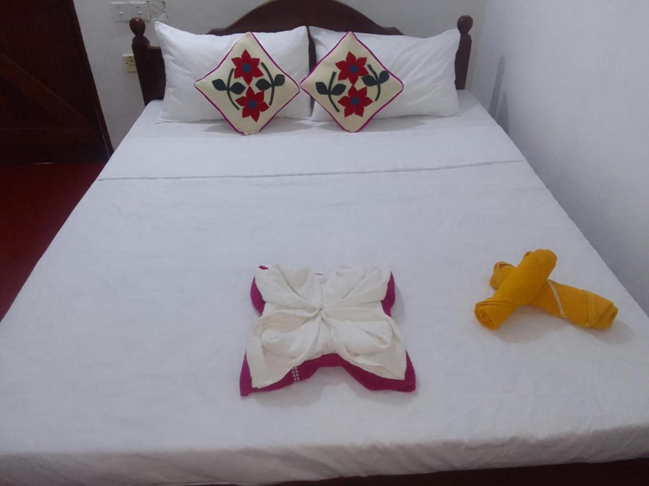Winstar Homestay Сигирия Экстерьер фото